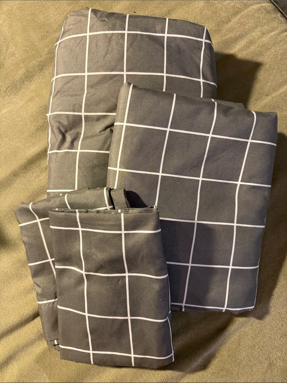 Room Essentials Gray and White Grid Full Sheet Set